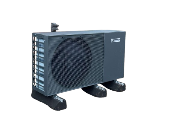 Zwarte Warmtepomp Remeha Confida tegen een witte achtergrond.